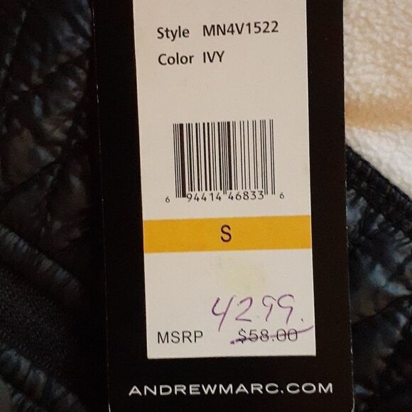 🤩 Marc NY‎ white and black fleece vest size small🤩2 for $20 - Picture 4 of 7